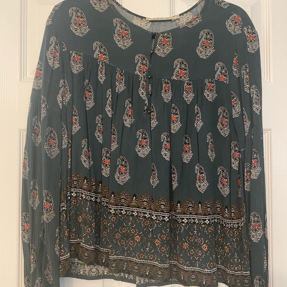 Chloe K long sleeve blouse